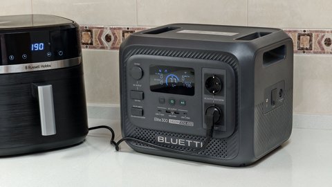 bluetti elite 300
