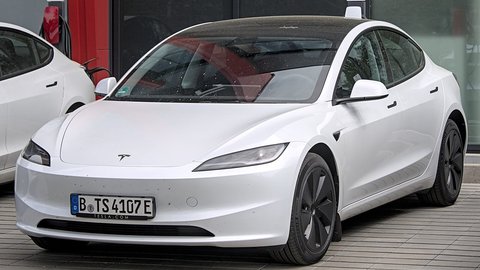 tesla fsd accidente mortal conductor acusado